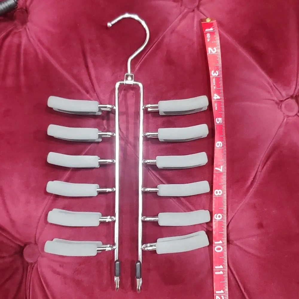 Spinning tie/jewerly hanger